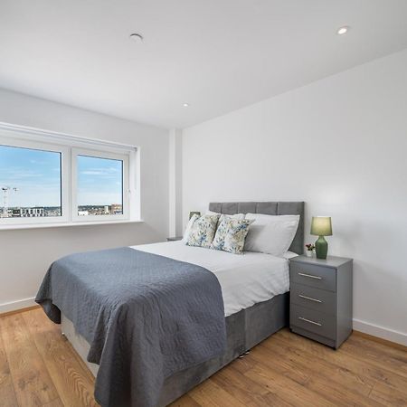 Skyvillion - London River Thames Top Floor Apartments By Woolwich Ferry, Mins To London Excel, O2 Arena , London City Airport With Parking Exterior foto