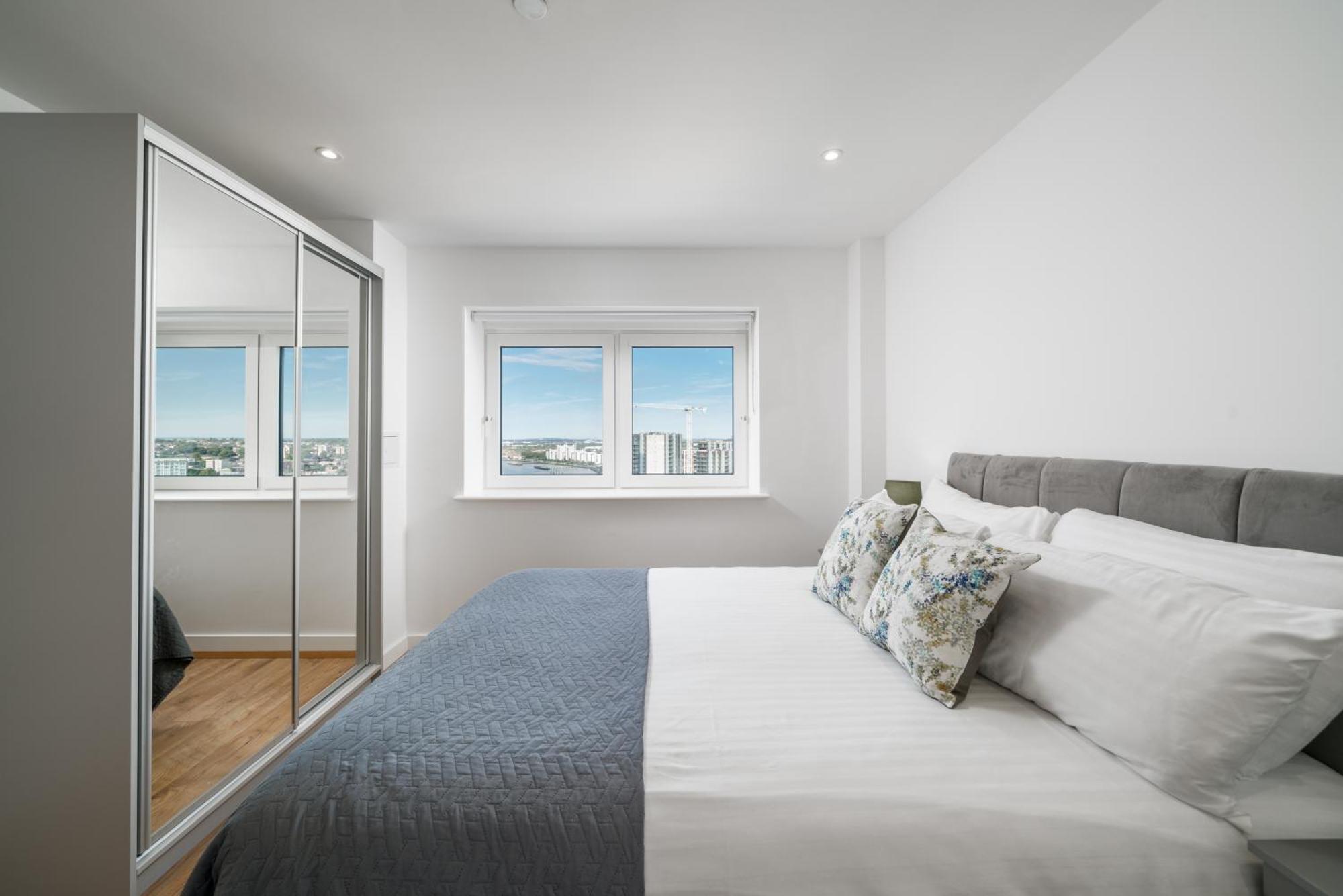 Skyvillion - London River Thames Top Floor Apartments By Woolwich Ferry, Mins To London Excel, O2 Arena , London City Airport With Parking Exterior foto